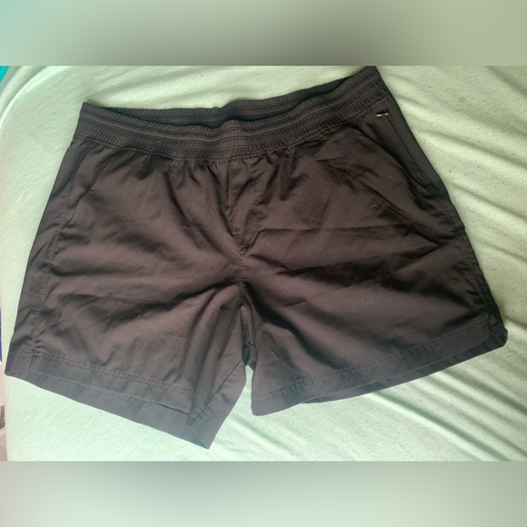 Old Navy Active Stretchtech Black Athletic Shorts with Pockets Size Large - Picture 1 of 9